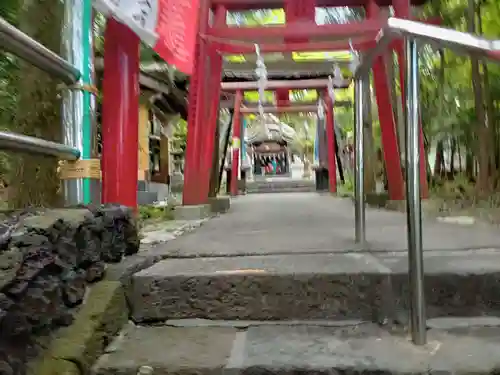 新屋山神社の鳥居