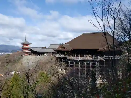 清水寺の{uncategorized: "未分類", other: "その他", undefined: "問題あり", building: "その他建物", grave: "お墓", sacred_gate: "鳥居", guardian: "狛犬", statue: "像", buddha: "仏像", history: "歴史", nature: "自然", garden: "庭園", animal: "動物", pagoda: "塔", temizu: "手水舎", mountain_gate: "山門・神門", sanctuary: "本殿・本堂", subordinate: "末社・摂社", art: "芸術", scenery: "景色", jizo: "地蔵", ema: "絵馬", goshuin: "御朱印", omikuji: "おみくじ", items: "授与品その他", amulet: "お守り", goshuincho: "御朱印帳", eats: "食事", festival: "お祭り", votive_dance: "神楽", shichigosan: "七五三参", wedding: "結婚式", experience: "体験その他", initially: "初詣", around: "周辺", anti_infection: "感染症対策"}