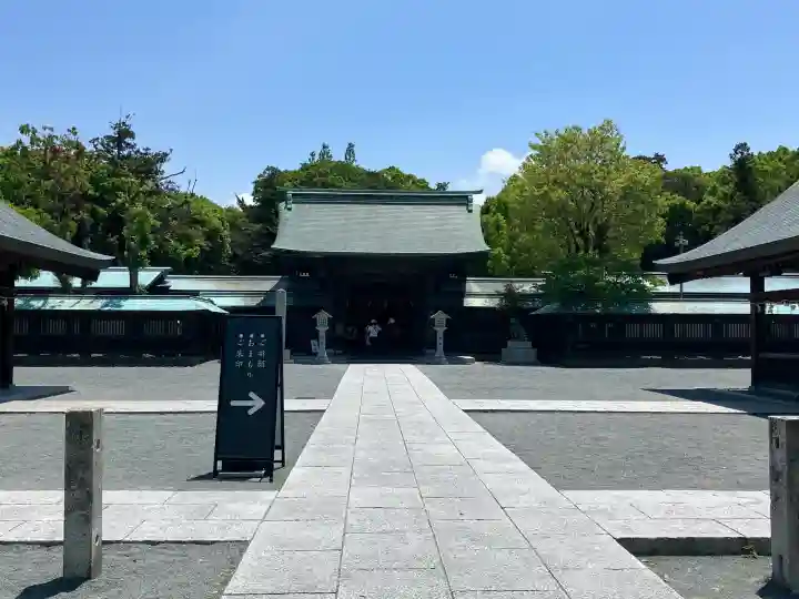 宗像大社の{uncategorized: "未分類", other: "その他", undefined: "問題あり", building: "その他建物", grave: "お墓", sacred_gate: "鳥居", guardian: "狛犬", statue: "像", buddha: "仏像", history: "歴史", nature: "自然", garden: "庭園", animal: "動物", pagoda: "塔", temizu: "手水舎", mountain_gate: "山門・神門", sanctuary: "本殿・本堂", subordinate: "末社・摂社", art: "芸術", scenery: "景色", jizo: "地蔵", ema: "絵馬", goshuin: "御朱印", omikuji: "おみくじ", items: "授与品その他", amulet: "お守り", goshuincho: "御朱印帳", eats: "食事", festival: "お祭り", votive_dance: "神楽", shichigosan: "七五三参", wedding: "結婚式", experience: "体験その他", initially: "初詣", around: "周辺", anti_infection: "感染症対策"}