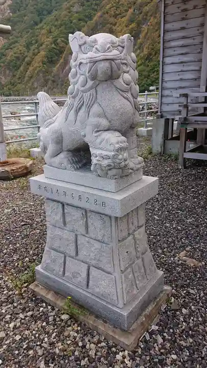 太田神社(拝殿)の狛犬