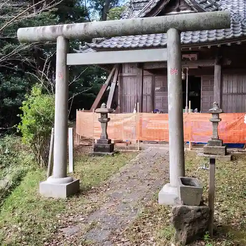 蠶養神社の鳥居