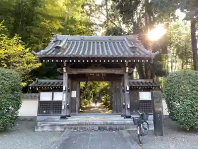 天台宗　長窪山　正覚寺の山門・神門