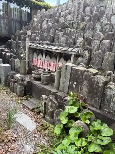 遍照寺の{uncategorized: "未分類", other: "その他", undefined: "問題あり", building: "その他建物", grave: "お墓", sacred_gate: "鳥居", guardian: "狛犬", statue: "像", buddha: "仏像", history: "歴史", nature: "自然", garden: "庭園", animal: "動物", pagoda: "塔", temizu: "手水舎", mountain_gate: "山門・神門", sanctuary: "本殿・本堂", subordinate: "末社・摂社", art: "芸術", scenery: "景色", jizo: "地蔵", ema: "絵馬", goshuin: "御朱印", omikuji: "おみくじ", items: "授与品その他", amulet: "お守り", goshuincho: "御朱印帳", eats: "食事", festival: "お祭り", votive_dance: "神楽", shichigosan: "七五三参", wedding: "結婚式", experience: "体験その他", initially: "初詣", around: "周辺", anti_infection: "感染症対策"}