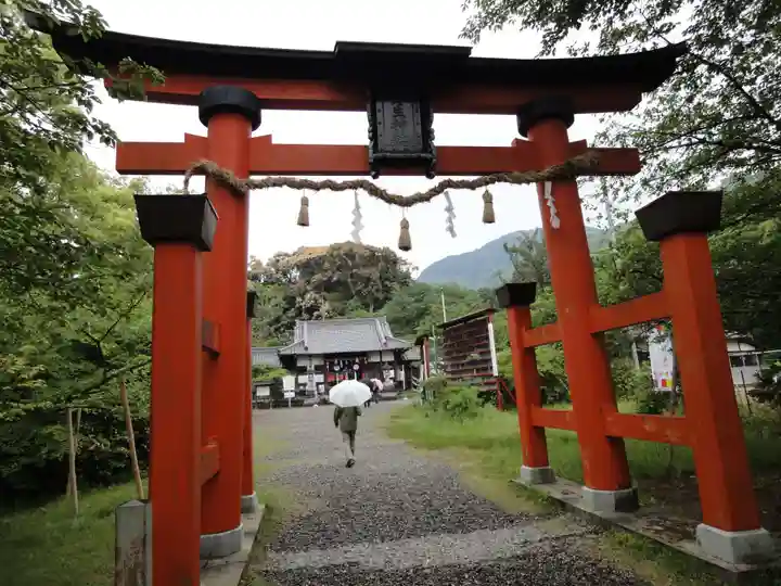 丹生官省符神社の鳥居