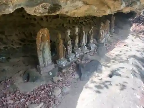 秩父札所三十二番　法性寺の仏像