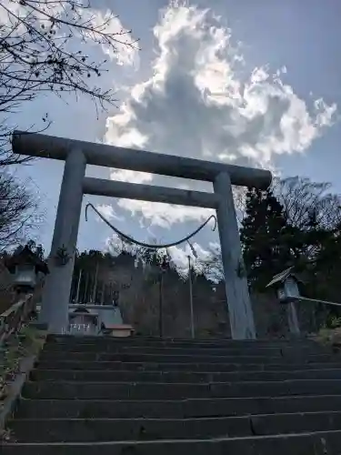 山上大神宮の{uncategorized: "未分類", other: "その他", undefined: "問題あり", building: "その他建物", grave: "お墓", sacred_gate: "鳥居", guardian: "狛犬", statue: "像", buddha: "仏像", history: "歴史", nature: "自然", garden: "庭園", animal: "動物", pagoda: "塔", temizu: "手水舎", mountain_gate: "山門・神門", sanctuary: "本殿・本堂", subordinate: "末社・摂社", art: "芸術", scenery: "景色", jizo: "地蔵", ema: "絵馬", goshuin: "御朱印", omikuji: "おみくじ", items: "授与品その他", amulet: "お守り", goshuincho: "御朱印帳", eats: "食事", festival: "お祭り", votive_dance: "神楽", shichigosan: "七五三参", wedding: "結婚式", experience: "体験その他", initially: "初詣", around: "周辺", anti_infection: "感染症対策"}