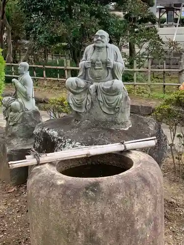 寶持寺の像