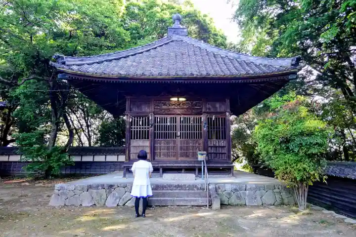 村高天神社の{uncategorized: "未分類", other: "その他", undefined: "問題あり", building: "その他建物", grave: "お墓", sacred_gate: "鳥居", guardian: "狛犬", statue: "像", buddha: "仏像", history: "歴史", nature: "自然", garden: "庭園", animal: "動物", pagoda: "塔", temizu: "手水舎", mountain_gate: "山門・神門", sanctuary: "本殿・本堂", subordinate: "末社・摂社", art: "芸術", scenery: "景色", jizo: "地蔵", ema: "絵馬", goshuin: "御朱印", omikuji: "おみくじ", items: "授与品その他", amulet: "お守り", goshuincho: "御朱印帳", eats: "食事", festival: "お祭り", votive_dance: "神楽", shichigosan: "七五三参", wedding: "結婚式", experience: "体験その他", initially: "初詣", around: "周辺", anti_infection: "感染症対策"}