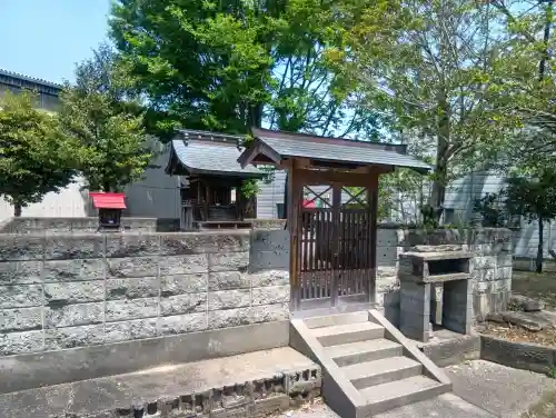 諏訪神社の{uncategorized: "未分類", other: "その他", undefined: "問題あり", building: "その他建物", grave: "お墓", sacred_gate: "鳥居", guardian: "狛犬", statue: "像", buddha: "仏像", history: "歴史", nature: "自然", garden: "庭園", animal: "動物", pagoda: "塔", temizu: "手水舎", mountain_gate: "山門・神門", sanctuary: "本殿・本堂", subordinate: "末社・摂社", art: "芸術", scenery: "景色", jizo: "地蔵", ema: "絵馬", goshuin: "御朱印", omikuji: "おみくじ", items: "授与品その他", amulet: "お守り", goshuincho: "御朱印帳", eats: "食事", festival: "お祭り", votive_dance: "神楽", shichigosan: "七五三参", wedding: "結婚式", experience: "体験その他", initially: "初詣", around: "周辺", anti_infection: "感染症対策"}