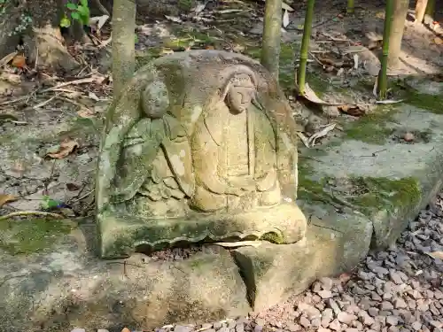 稲荷神社の像