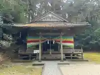 潮嶽神社の{uncategorized: "未分類", other: "その他", undefined: "問題あり", building: "その他建物", grave: "お墓", sacred_gate: "鳥居", guardian: "狛犬", statue: "像", buddha: "仏像", history: "歴史", nature: "自然", garden: "庭園", animal: "動物", pagoda: "塔", temizu: "手水舎", mountain_gate: "山門・神門", sanctuary: "本殿・本堂", subordinate: "末社・摂社", art: "芸術", scenery: "景色", jizo: "地蔵", ema: "絵馬", goshuin: "御朱印", omikuji: "おみくじ", items: "授与品その他", amulet: "お守り", goshuincho: "御朱印帳", eats: "食事", festival: "お祭り", votive_dance: "神楽", shichigosan: "七五三参", wedding: "結婚式", experience: "体験その他", initially: "初詣", around: "周辺", anti_infection: "感染症対策"}
