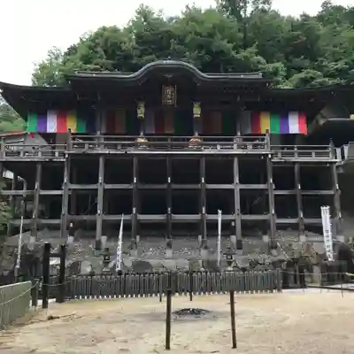 狸谷山不動院の本殿・本堂