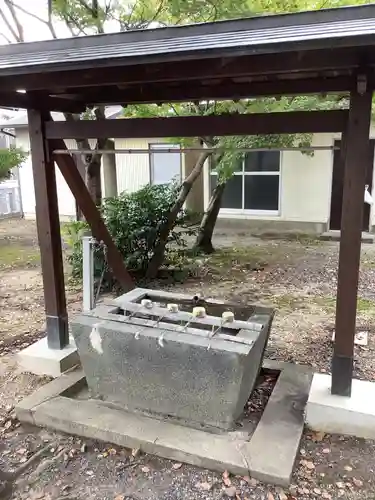 神明社（深沢）の手水舎