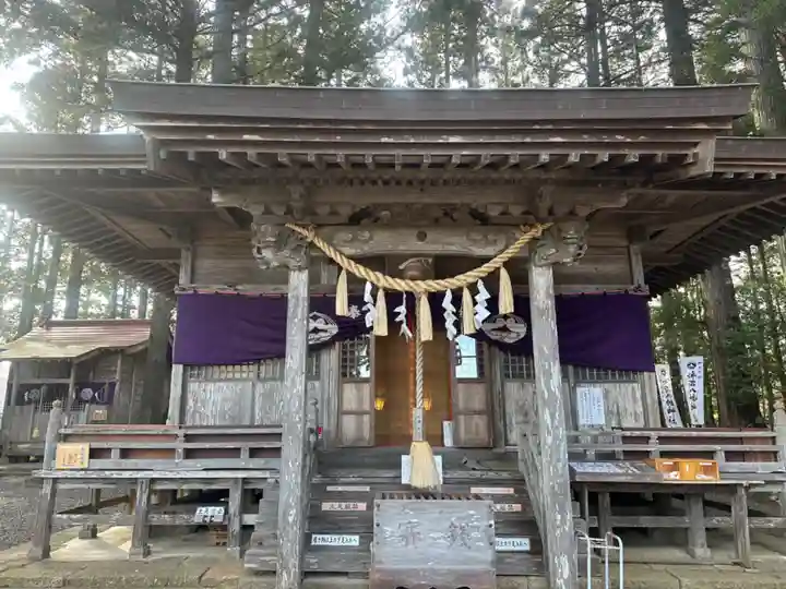 坪沼八幡神社の本殿・本堂