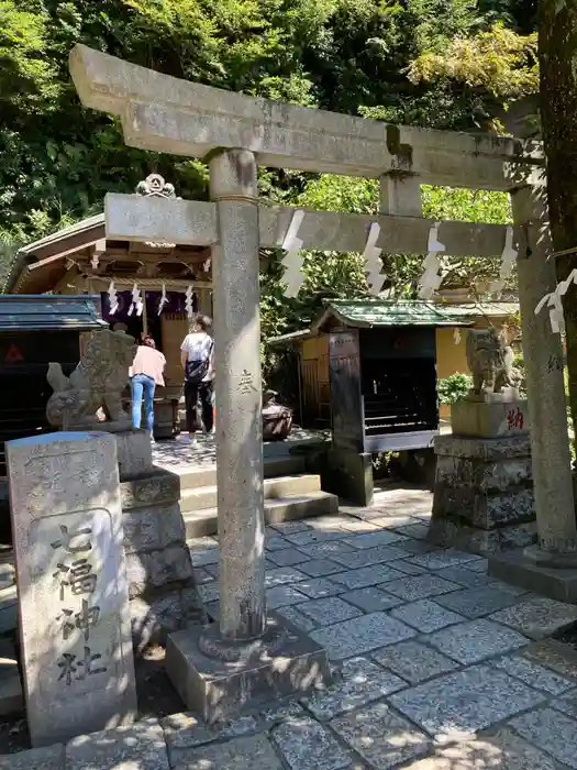 銭洗弁財天宇賀福神社の鳥居