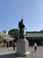 豊國神社の像
