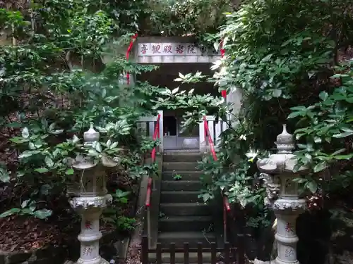 岩殿寺の末社・摂社