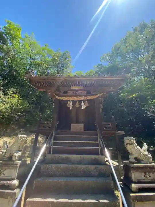 向日神社の{uncategorized: "未分類", other: "その他", undefined: "問題あり", building: "その他建物", grave: "お墓", sacred_gate: "鳥居", guardian: "狛犬", statue: "像", buddha: "仏像", history: "歴史", nature: "自然", garden: "庭園", animal: "動物", pagoda: "塔", temizu: "手水舎", mountain_gate: "山門・神門", sanctuary: "本殿・本堂", subordinate: "末社・摂社", art: "芸術", scenery: "景色", jizo: "地蔵", ema: "絵馬", goshuin: "御朱印", omikuji: "おみくじ", items: "授与品その他", amulet: "お守り", goshuincho: "御朱印帳", eats: "食事", festival: "お祭り", votive_dance: "神楽", shichigosan: "七五三参", wedding: "結婚式", experience: "体験その他", initially: "初詣", around: "周辺", anti_infection: "感染症対策"}