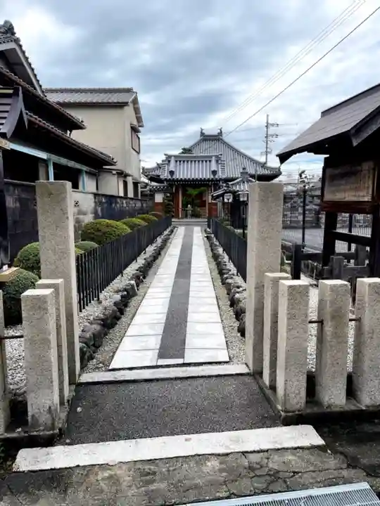 壺井寺の山門・神門