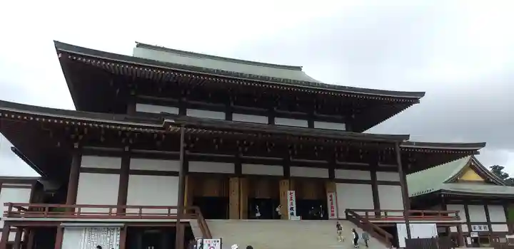 成田山新勝寺の本殿・本堂