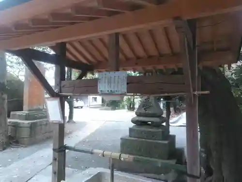 荘八幡神社の手水舎