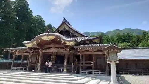 彌彦神社の本殿・本堂