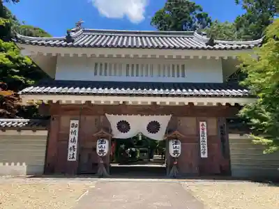 目の霊山　油山寺の山門・神門
