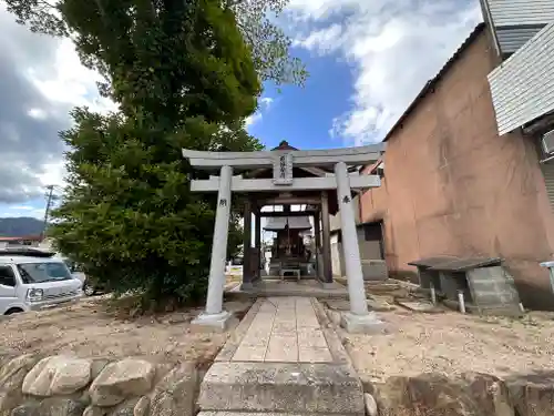 菊姫稲荷神社の鳥居