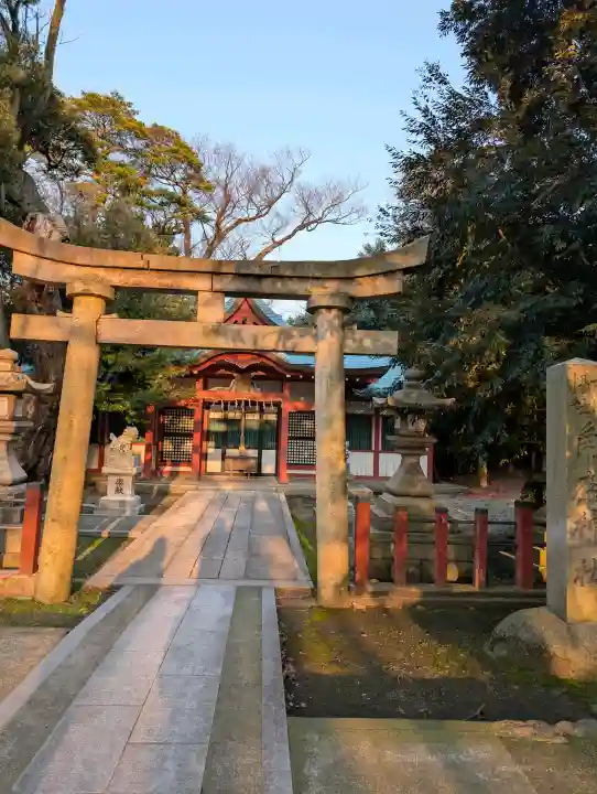角鹿神社の{uncategorized: "未分類", other: "その他", undefined: "問題あり", building: "その他建物", grave: "お墓", sacred_gate: "鳥居", guardian: "狛犬", statue: "像", buddha: "仏像", history: "歴史", nature: "自然", garden: "庭園", animal: "動物", pagoda: "塔", temizu: "手水舎", mountain_gate: "山門・神門", sanctuary: "本殿・本堂", subordinate: "末社・摂社", art: "芸術", scenery: "景色", jizo: "地蔵", ema: "絵馬", goshuin: "御朱印", omikuji: "おみくじ", items: "授与品その他", amulet: "お守り", goshuincho: "御朱印帳", eats: "食事", festival: "お祭り", votive_dance: "神楽", shichigosan: "七五三参", wedding: "結婚式", experience: "体験その他", initially: "初詣", around: "周辺", anti_infection: "感染症対策"}