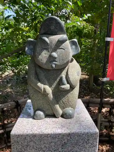 亀ケ池八幡宮の像