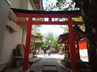 馬橋稲荷神社の鳥居