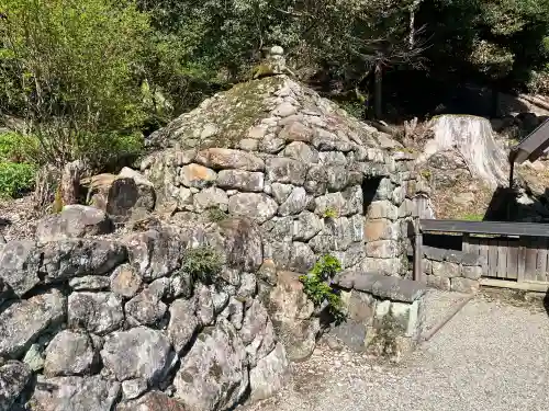 仏隆寺の{uncategorized: "未分類", other: "その他", undefined: "問題あり", building: "その他建物", grave: "お墓", sacred_gate: "鳥居", guardian: "狛犬", statue: "像", buddha: "仏像", history: "歴史", nature: "自然", garden: "庭園", animal: "動物", pagoda: "塔", temizu: "手水舎", mountain_gate: "山門・神門", sanctuary: "本殿・本堂", subordinate: "末社・摂社", art: "芸術", scenery: "景色", jizo: "地蔵", ema: "絵馬", goshuin: "御朱印", omikuji: "おみくじ", items: "授与品その他", amulet: "お守り", goshuincho: "御朱印帳", eats: "食事", festival: "お祭り", votive_dance: "神楽", shichigosan: "七五三参", wedding: "結婚式", experience: "体験その他", initially: "初詣", around: "周辺", anti_infection: "感染症対策"}