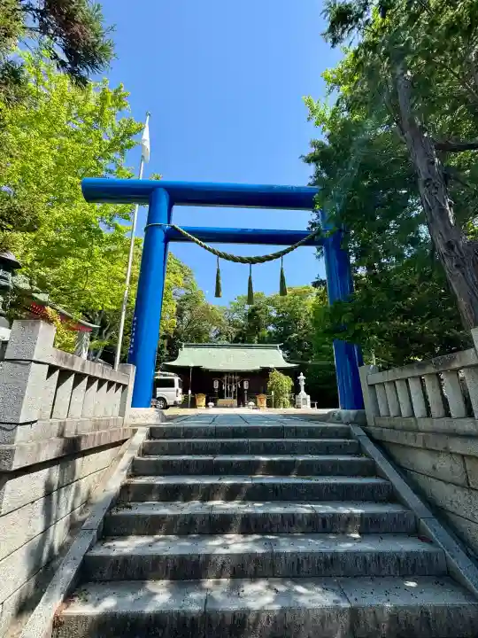 小名浜諏訪神社 ~海の鎮守様~の{uncategorized: "未分類", other: "その他", undefined: "問題あり", building: "その他建物", grave: "お墓", sacred_gate: "鳥居", guardian: "狛犬", statue: "像", buddha: "仏像", history: "歴史", nature: "自然", garden: "庭園", animal: "動物", pagoda: "塔", temizu: "手水舎", mountain_gate: "山門・神門", sanctuary: "本殿・本堂", subordinate: "末社・摂社", art: "芸術", scenery: "景色", jizo: "地蔵", ema: "絵馬", goshuin: "御朱印", omikuji: "おみくじ", items: "授与品その他", amulet: "お守り", goshuincho: "御朱印帳", eats: "食事", festival: "お祭り", votive_dance: "神楽", shichigosan: "七五三参", wedding: "結婚式", experience: "体験その他", initially: "初詣", around: "周辺", anti_infection: "感染症対策"}