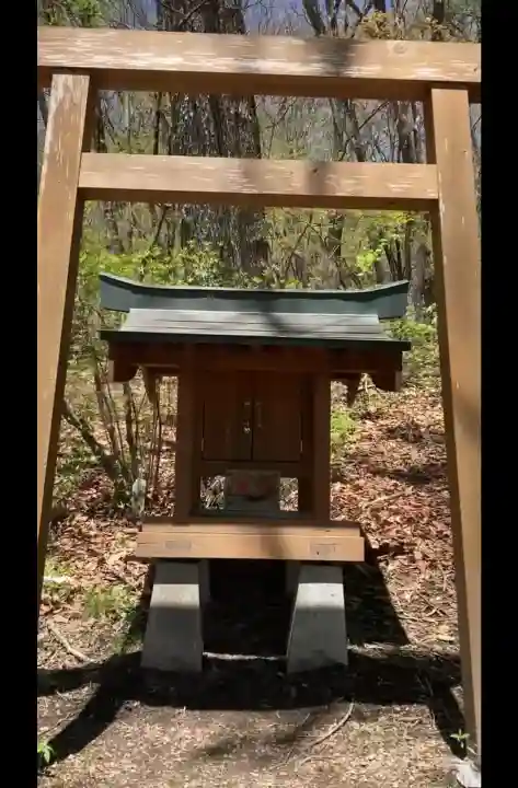 熊野皇大神社の{uncategorized: "未分類", other: "その他", undefined: "問題あり", building: "その他建物", grave: "お墓", sacred_gate: "鳥居", guardian: "狛犬", statue: "像", buddha: "仏像", history: "歴史", nature: "自然", garden: "庭園", animal: "動物", pagoda: "塔", temizu: "手水舎", mountain_gate: "山門・神門", sanctuary: "本殿・本堂", subordinate: "末社・摂社", art: "芸術", scenery: "景色", jizo: "地蔵", ema: "絵馬", goshuin: "御朱印", omikuji: "おみくじ", items: "授与品その他", amulet: "お守り", goshuincho: "御朱印帳", eats: "食事", festival: "お祭り", votive_dance: "神楽", shichigosan: "七五三参", wedding: "結婚式", experience: "体験その他", initially: "初詣", around: "周辺", anti_infection: "感染症対策"}