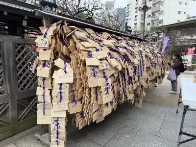 湯島天満宮の{uncategorized: "未分類", other: "その他", undefined: "問題あり", building: "その他建物", grave: "お墓", sacred_gate: "鳥居", guardian: "狛犬", statue: "像", buddha: "仏像", history: "歴史", nature: "自然", garden: "庭園", animal: "動物", pagoda: "塔", temizu: "手水舎", mountain_gate: "山門・神門", sanctuary: "本殿・本堂", subordinate: "末社・摂社", art: "芸術", scenery: "景色", jizo: "地蔵", ema: "絵馬", goshuin: "御朱印", omikuji: "おみくじ", items: "授与品その他", amulet: "お守り", goshuincho: "御朱印帳", eats: "食事", festival: "お祭り", votive_dance: "神楽", shichigosan: "七五三参", wedding: "結婚式", experience: "体験その他", initially: "初詣", around: "周辺", anti_infection: "感染症対策"}