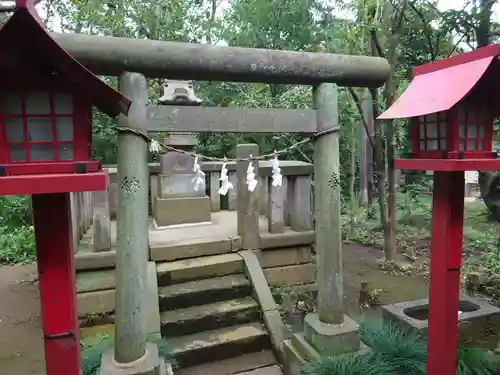 新倉氷川八幡神社の鳥居