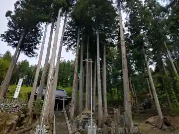 八海山坂本神社の{uncategorized: "未分類", other: "その他", undefined: "問題あり", building: "その他建物", grave: "お墓", sacred_gate: "鳥居", guardian: "狛犬", statue: "像", buddha: "仏像", history: "歴史", nature: "自然", garden: "庭園", animal: "動物", pagoda: "塔", temizu: "手水舎", mountain_gate: "山門・神門", sanctuary: "本殿・本堂", subordinate: "末社・摂社", art: "芸術", scenery: "景色", jizo: "地蔵", ema: "絵馬", goshuin: "御朱印", omikuji: "おみくじ", items: "授与品その他", amulet: "お守り", goshuincho: "御朱印帳", eats: "食事", festival: "お祭り", votive_dance: "神楽", shichigosan: "七五三参", wedding: "結婚式", experience: "体験その他", initially: "初詣", around: "周辺", anti_infection: "感染症対策"}
