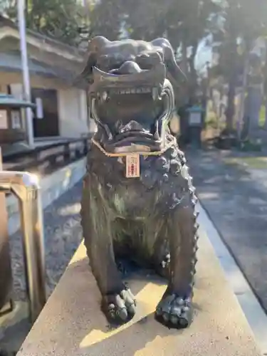 三重縣護國神社の狛犬