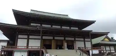 成田山新勝寺の本殿・本堂