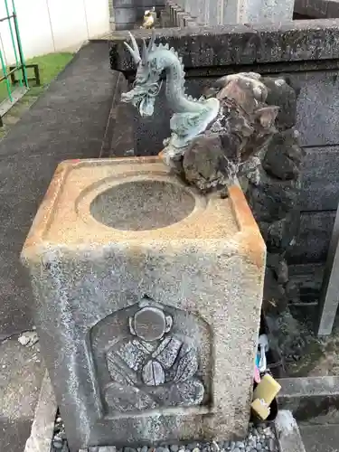 薬師寺（北外山）の手水舎