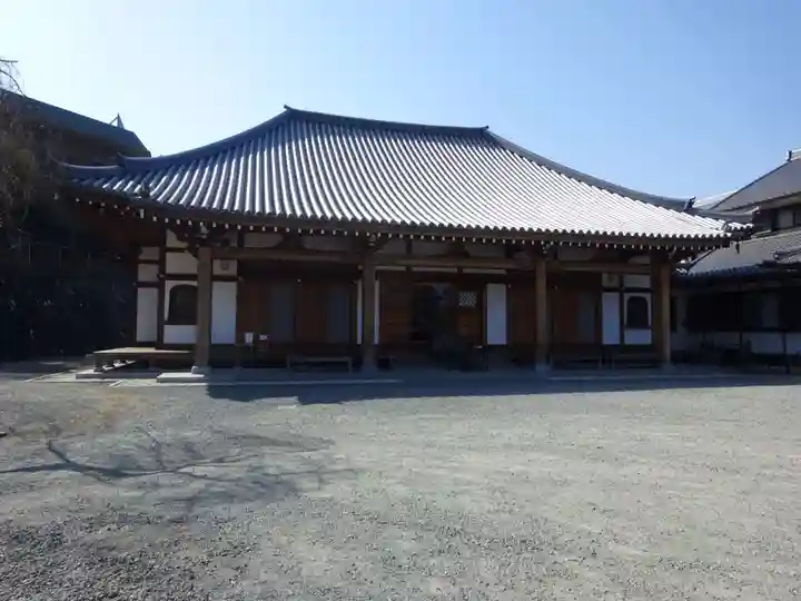 泉蔵寺の本殿・本堂