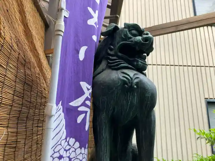 十番稲荷神社の{uncategorized: "未分類", other: "その他", undefined: "問題あり", building: "その他建物", grave: "お墓", sacred_gate: "鳥居", guardian: "狛犬", statue: "像", buddha: "仏像", history: "歴史", nature: "自然", garden: "庭園", animal: "動物", pagoda: "塔", temizu: "手水舎", mountain_gate: "山門・神門", sanctuary: "本殿・本堂", subordinate: "末社・摂社", art: "芸術", scenery: "景色", jizo: "地蔵", ema: "絵馬", goshuin: "御朱印", omikuji: "おみくじ", items: "授与品その他", amulet: "お守り", goshuincho: "御朱印帳", eats: "食事", festival: "お祭り", votive_dance: "神楽", shichigosan: "七五三参", wedding: "結婚式", experience: "体験その他", initially: "初詣", around: "周辺", anti_infection: "感染症対策"}