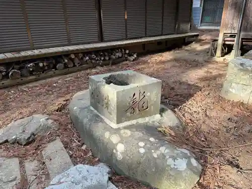 床尾神社の{uncategorized: "未分類", other: "その他", undefined: "問題あり", building: "その他建物", grave: "お墓", sacred_gate: "鳥居", guardian: "狛犬", statue: "像", buddha: "仏像", history: "歴史", nature: "自然", garden: "庭園", animal: "動物", pagoda: "塔", temizu: "手水舎", mountain_gate: "山門・神門", sanctuary: "本殿・本堂", subordinate: "末社・摂社", art: "芸術", scenery: "景色", jizo: "地蔵", ema: "絵馬", goshuin: "御朱印", omikuji: "おみくじ", items: "授与品その他", amulet: "お守り", goshuincho: "御朱印帳", eats: "食事", festival: "お祭り", votive_dance: "神楽", shichigosan: "七五三参", wedding: "結婚式", experience: "体験その他", initially: "初詣", around: "周辺", anti_infection: "感染症対策"}
