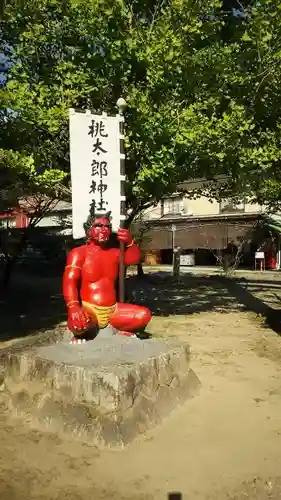 桃太郎神社の像