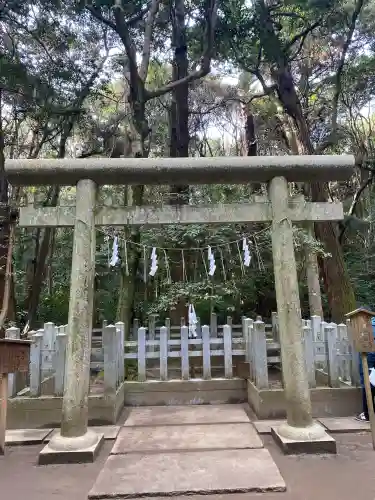鹿島神宮の{uncategorized: "未分類", other: "その他", undefined: "問題あり", building: "その他建物", grave: "お墓", sacred_gate: "鳥居", guardian: "狛犬", statue: "像", buddha: "仏像", history: "歴史", nature: "自然", garden: "庭園", animal: "動物", pagoda: "塔", temizu: "手水舎", mountain_gate: "山門・神門", sanctuary: "本殿・本堂", subordinate: "末社・摂社", art: "芸術", scenery: "景色", jizo: "地蔵", ema: "絵馬", goshuin: "御朱印", omikuji: "おみくじ", items: "授与品その他", amulet: "お守り", goshuincho: "御朱印帳", eats: "食事", festival: "お祭り", votive_dance: "神楽", shichigosan: "七五三参", wedding: "結婚式", experience: "体験その他", initially: "初詣", around: "周辺", anti_infection: "感染症対策"}