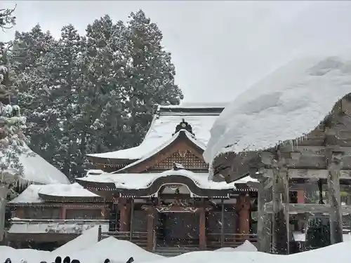 出羽神社(出羽三山神社)～三神合祭殿～の本殿