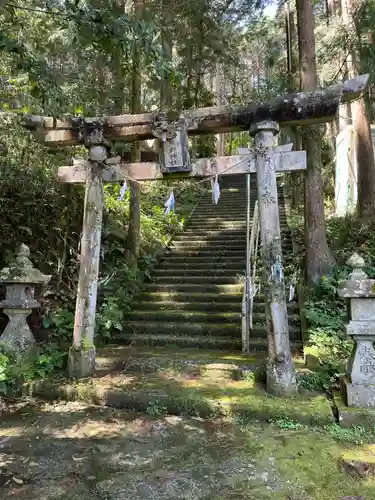 三熊野神社の鳥居