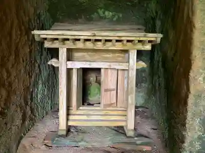 石像釈迦立像のその他建物