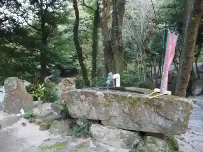 般若寺の手水舎