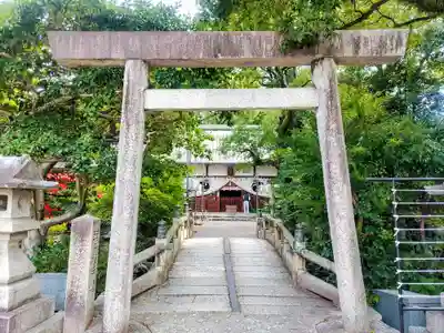 諏訪神社の鳥居